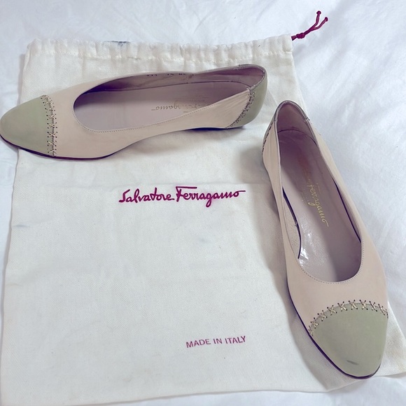 Ferragamo olive/cream suede - Picture 2 of 4